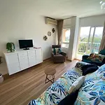 Minerva, One Bedroom Family Apartment, Great Location, Pool With Water Slides, Sleeps 4