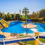 Minerva, One Bedroom Family Apartment, Great Location, Pool With Water Slides, Sleeps 4