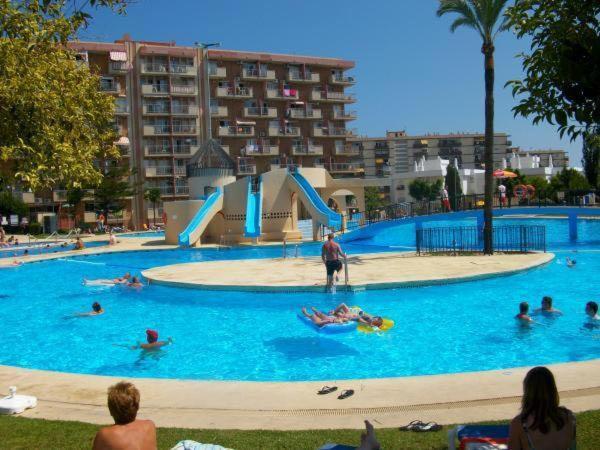 Minerva, One Bedroom Family Apartment, Great Location, Pool With Water Slides, Sleeps 4 Benalmadena