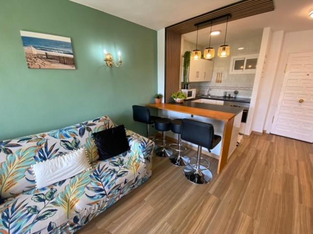 Minerva, One Bedroom Family Apartment, Great Location, Pool With Water Slides, Sleeps 4 *